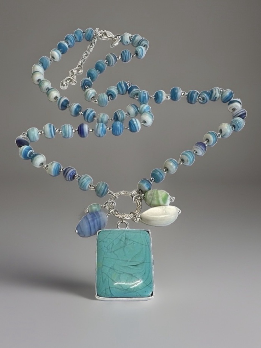 Chicos beaded statement necklace silver tone blue green faux turquoise pendant